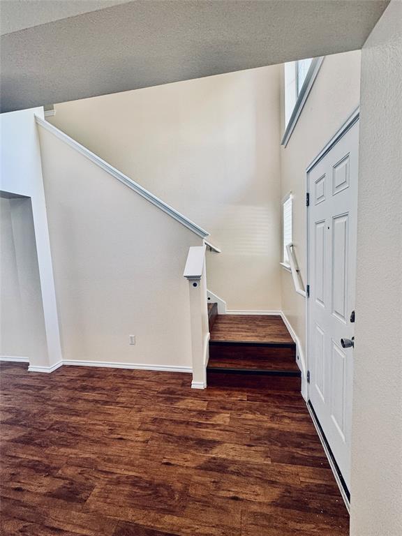 Building Photo - 303 Wegstrom St