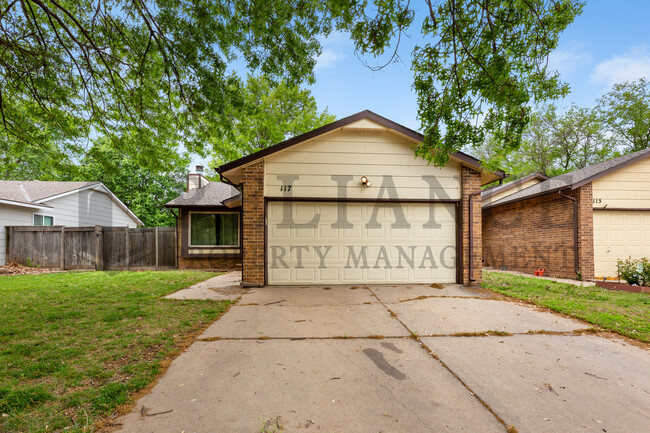 Building Photo - 117 S Lark Ln