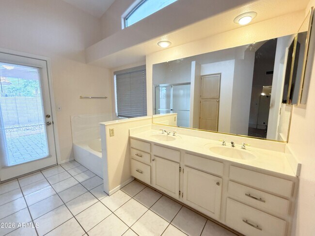 Building Photo - 15429 S 45th Pl