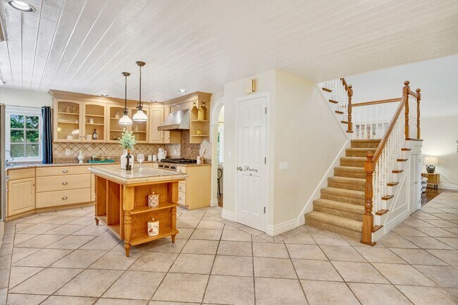 Building Photo - 3671 Provincetown Ave