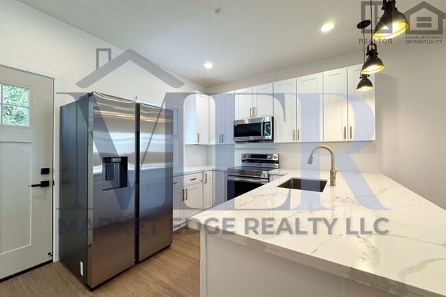 Building Photo - 3Bed/2.5Bath House in Sedona! Ready for Im...