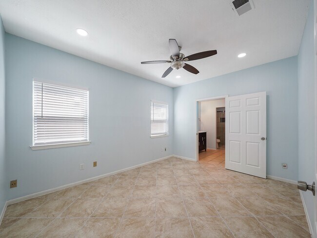 Building Photo - 9534 Cannock Chase Dr