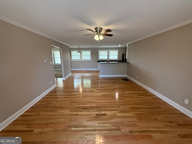 Building Photo - 657 Athens St