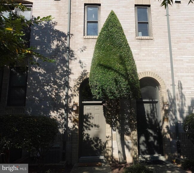 Building Photo - 1325 13th St NW