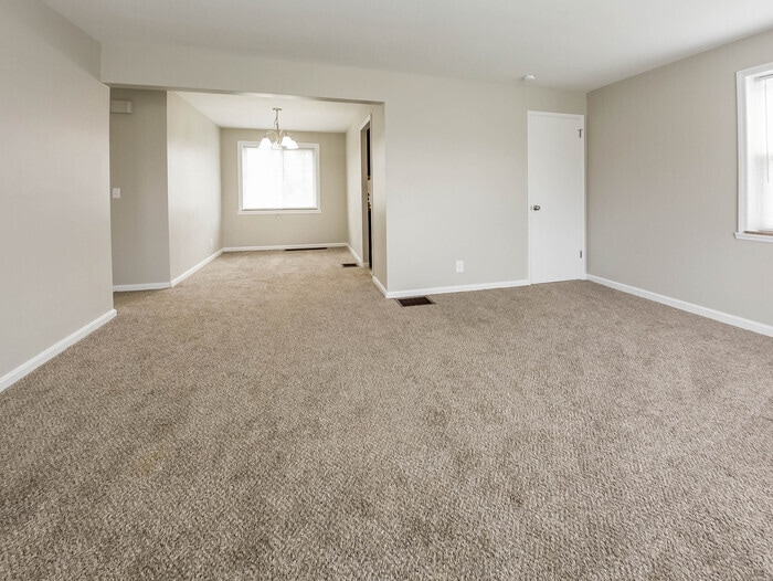 Building Photo - 1516 Collegewood Ln