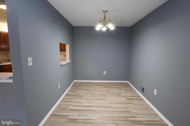 Building Photo - 8 Joyner Ct