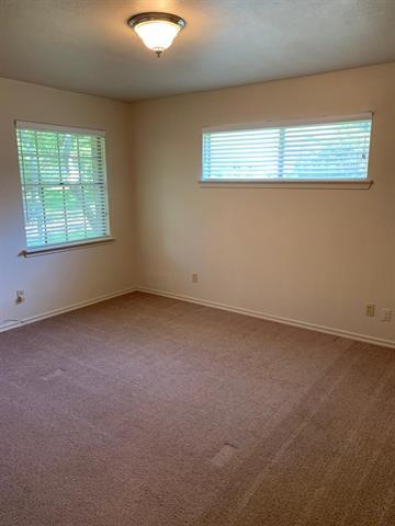 Building Photo - 8918 Sweetwater Dr