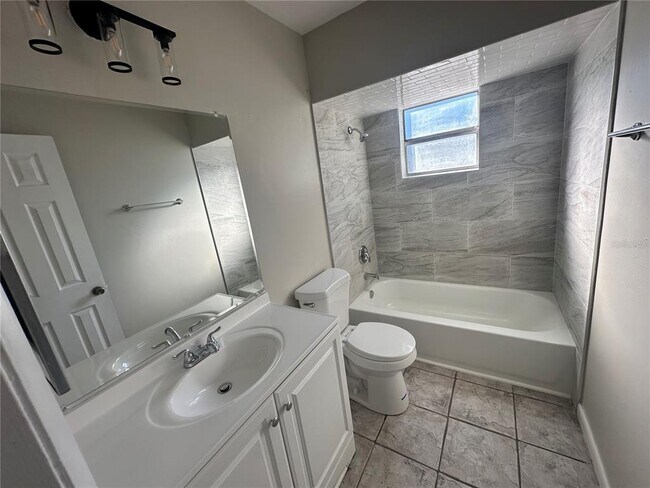 Building Photo - 845 Castle Way