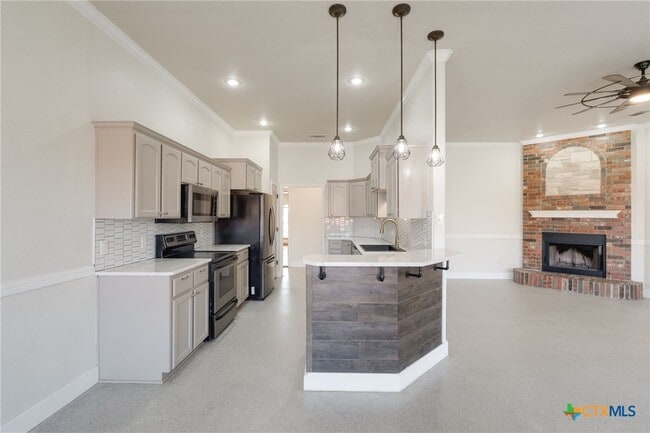 Building Photo - 4501 Chelsea Dr