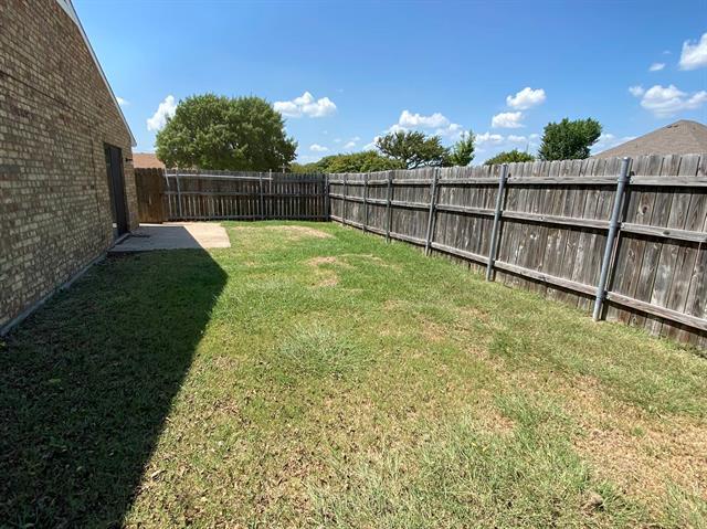 Building Photo - 545 Canary Ln