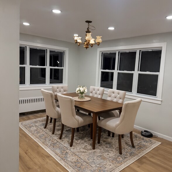 Building Photo - 93 Clunie Ave