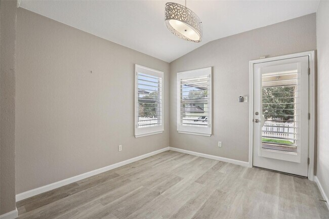 Building Photo - 4937 Hartson