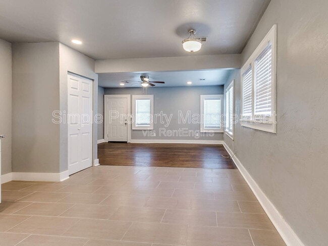 Building Photo - 4326 N Blackwelder Ave