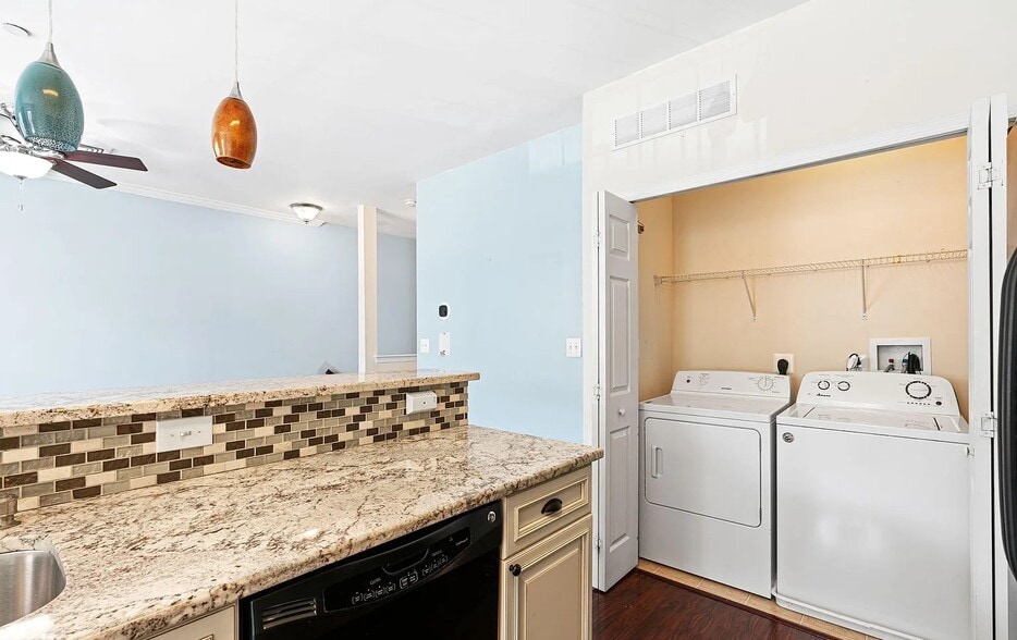 Building Photo - 1333 N 32nd St