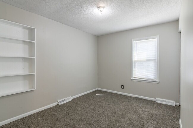 Building Photo - 1601 N Pearl St