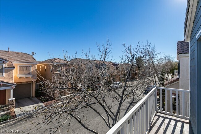 Building Photo - 8233 Shaded Arbors St