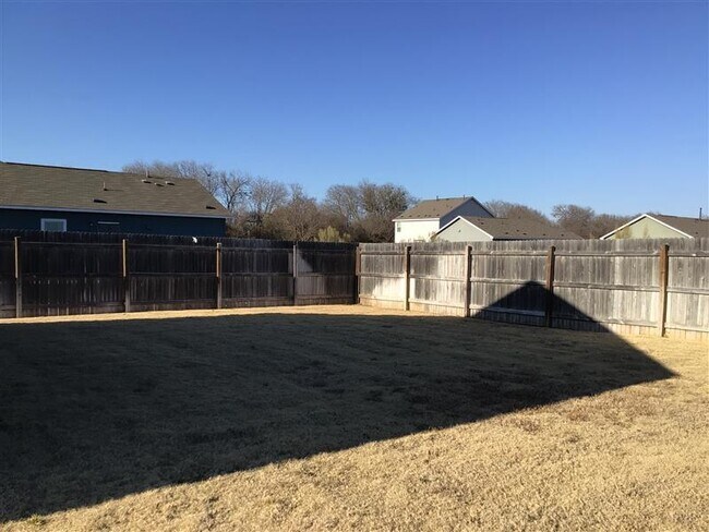 Building Photo - 900 Piney Cove