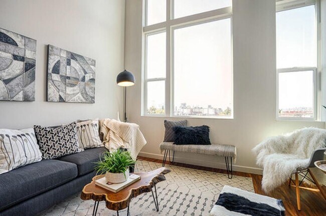 Building Photo - Thomas Street Lofts - 1 bedroom