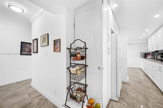 Building Photo - 20335 W Country Club Dr