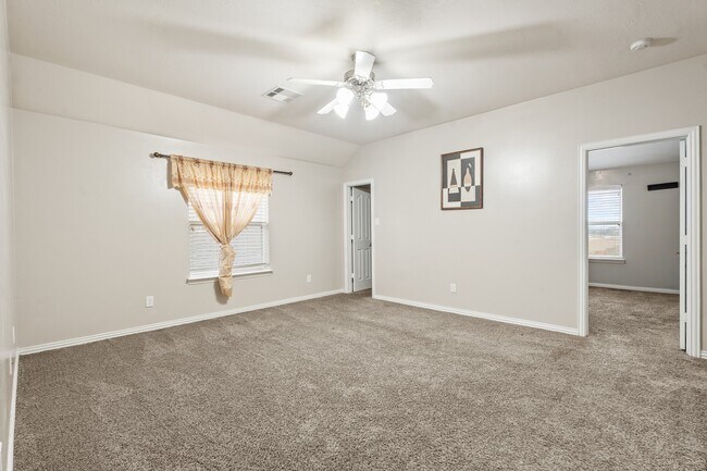 Building Photo - 6605 Fallen Breeze Ln