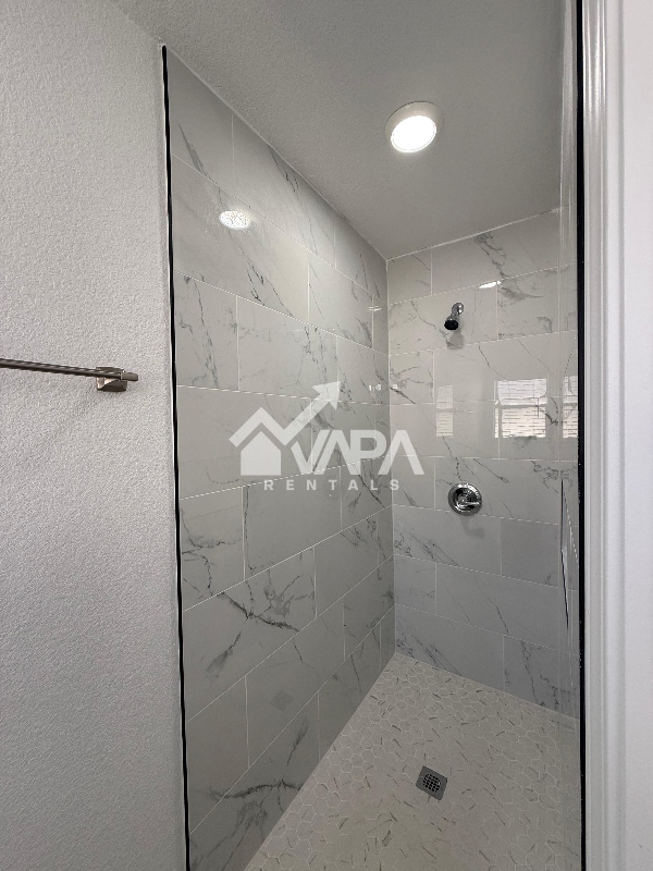 Building Photo - 13535 Coleridge St