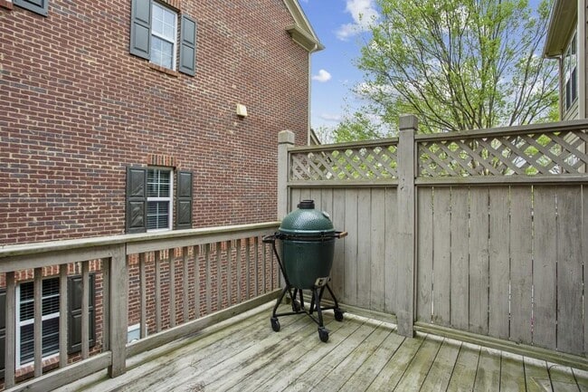 Building Photo - 346 Ardmore Ct NW