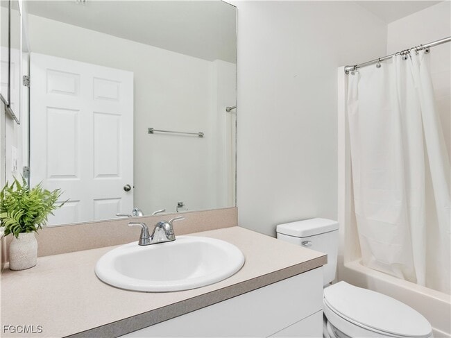 Building Photo - 1801 NE 22nd Ave