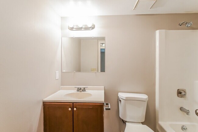 Building Photo - 5 Shining Rock Dr