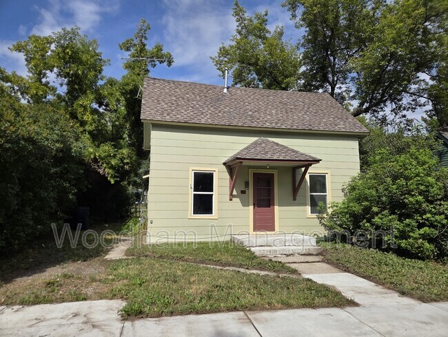 Building Photo - 521 N Rouse Ave