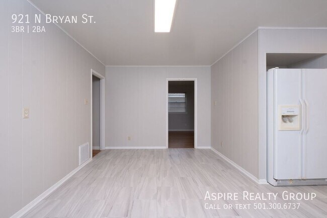 Building Photo - Updated 3 bedroom Home in Midtown