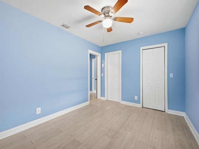 Building Photo - 370 Orange Way
