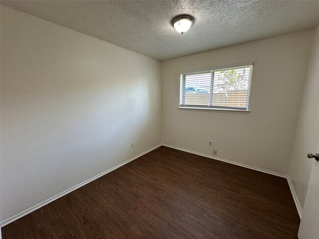 Building Photo - 917 Cherrywood Trail