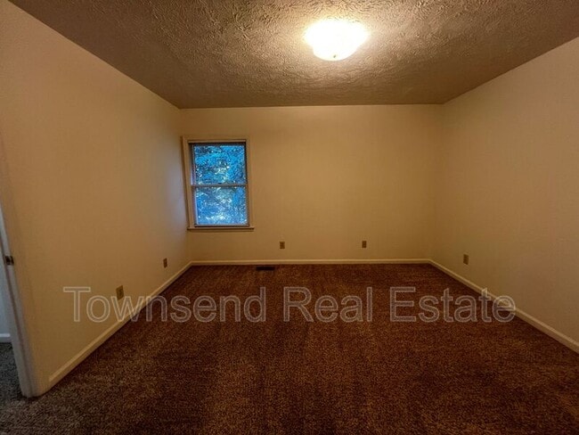 Building Photo - 1012 Ancestry Dr