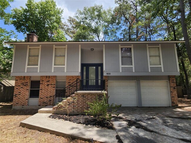 Primary Photo - 975 N Red Cedar Cir