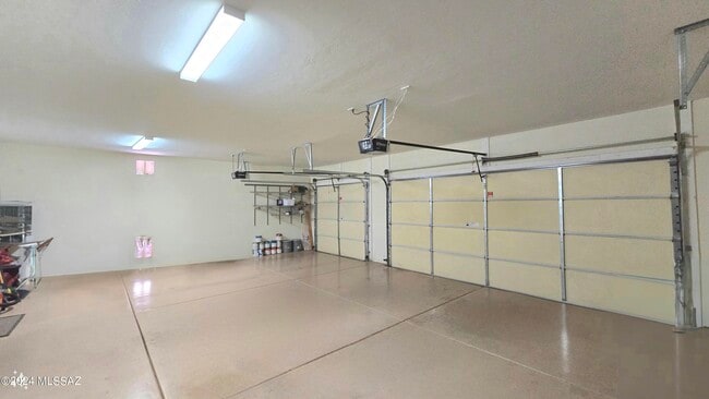 Building Photo - 3725 E Northern Dancer Rd