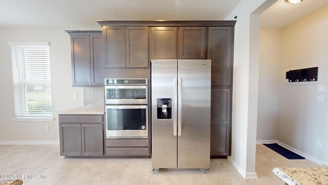 Building Photo - 167 Windermere Way