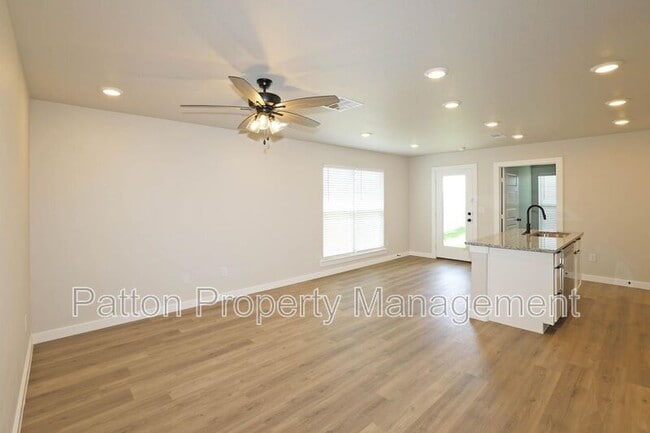 Building Photo - 8904 Bandit Dr