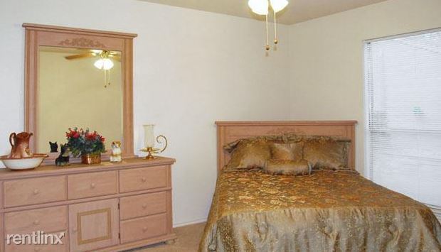 Building Photo - 10401 N Lamar Blvd