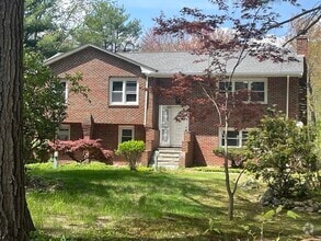 Building Photo - 465 Hartford St