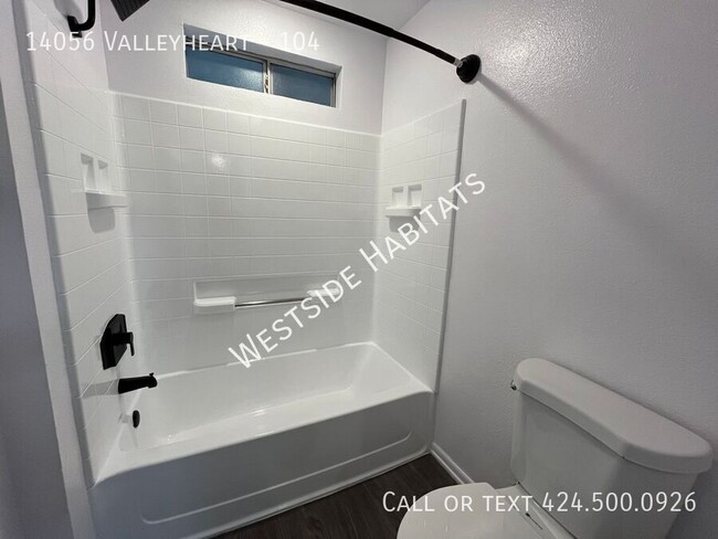 Building Photo - 14056 Valleyheart Dr