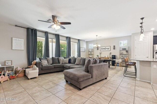 Building Photo - 3 Bedroom 2.5 Bathroom Paseo Place Home