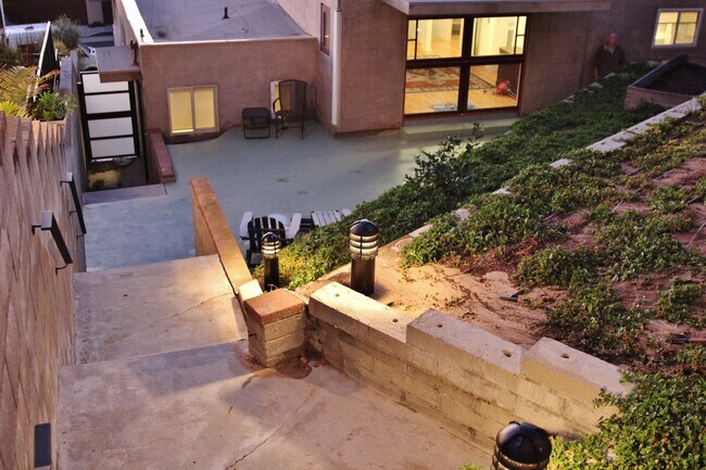 Building Photo - 7328 VISTA DEL MAR Ln
