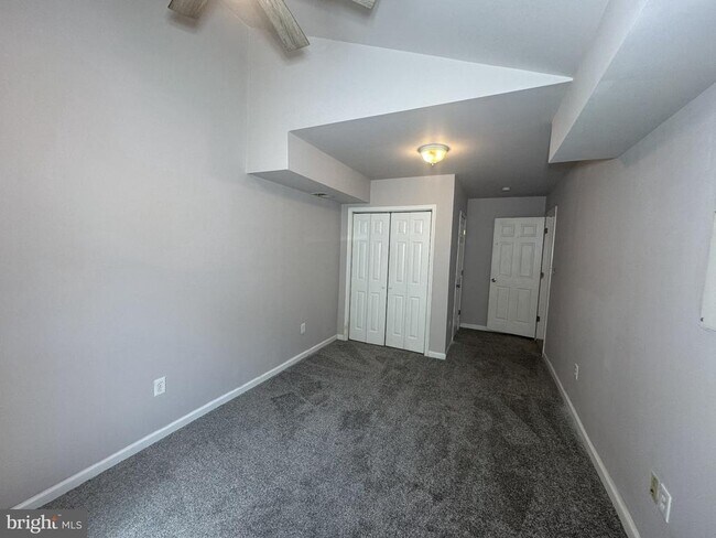 Building Photo - 832 Woodchuck Ln