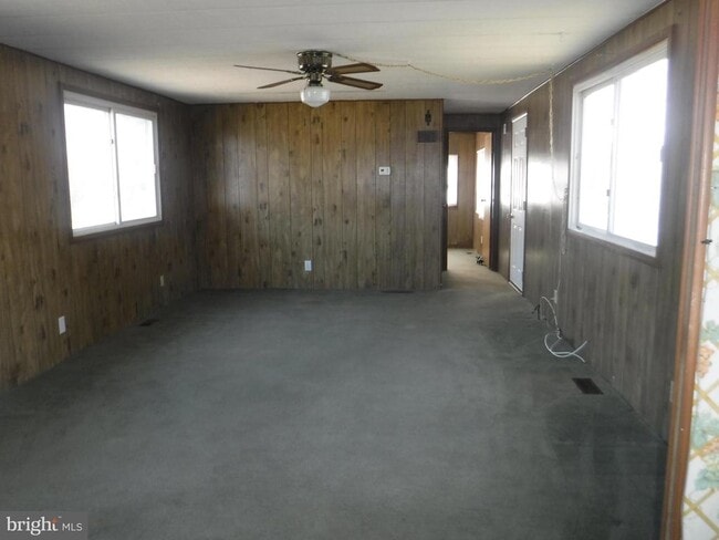Building Photo - 67 Shamrock Ave