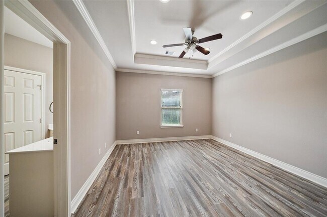 Building Photo - 14103 Overstreet Dr