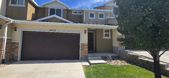 Building Photo - 14313 Meadow Rose Dr