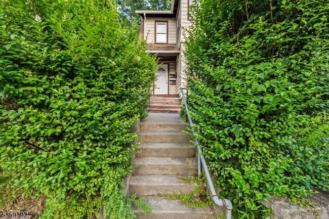 Building Photo - 27 Berkeley Pl