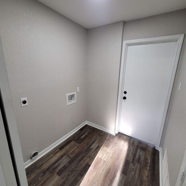 Building Photo - 14623 Highland Ridge