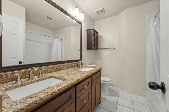 Building Photo - 1319 Lakeridge Ln