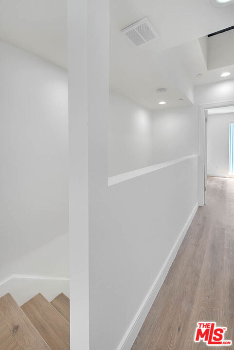 Building Photo - 1015 Wilton Pl